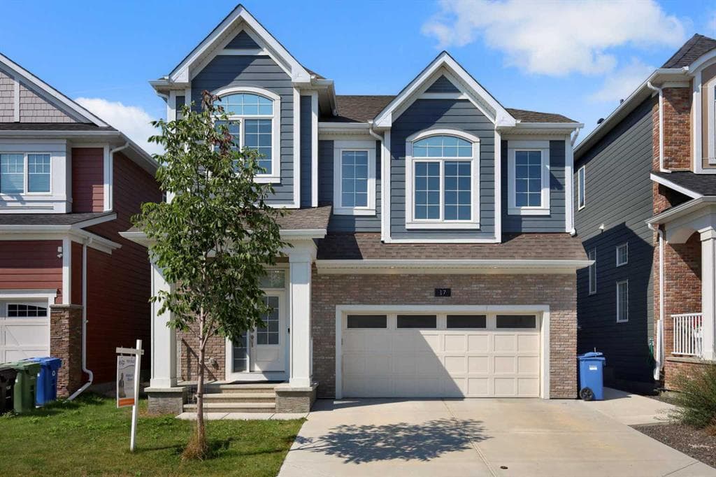 17 Yorkstone Way SW — photo 1