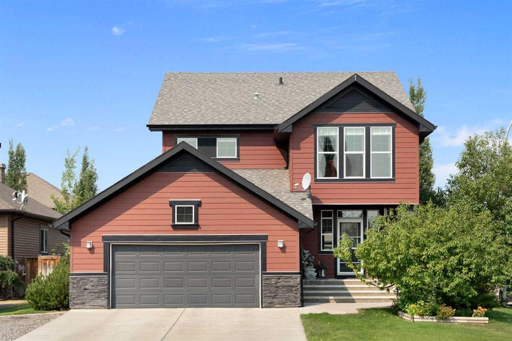 4-bed Detached for sale at 202 Boulder Creek Court SE, Langdon