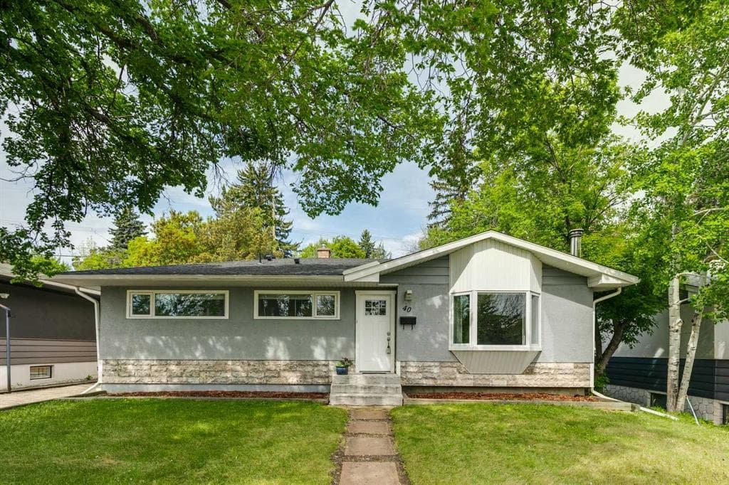 40 Henefer Road SW — photo 1