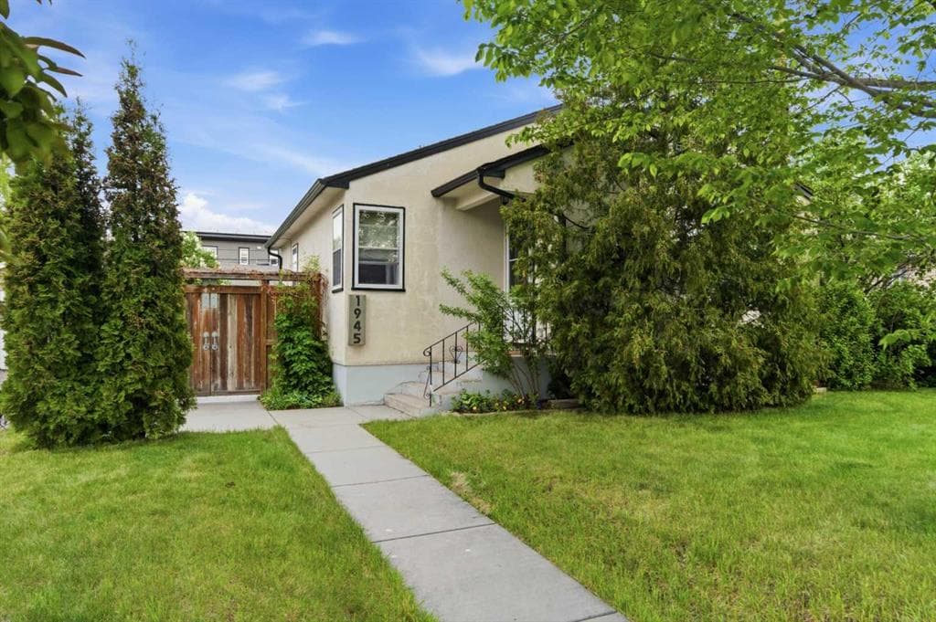 2-bed Detached for sale at 1945 Mountview Crescent NE, Calgary
