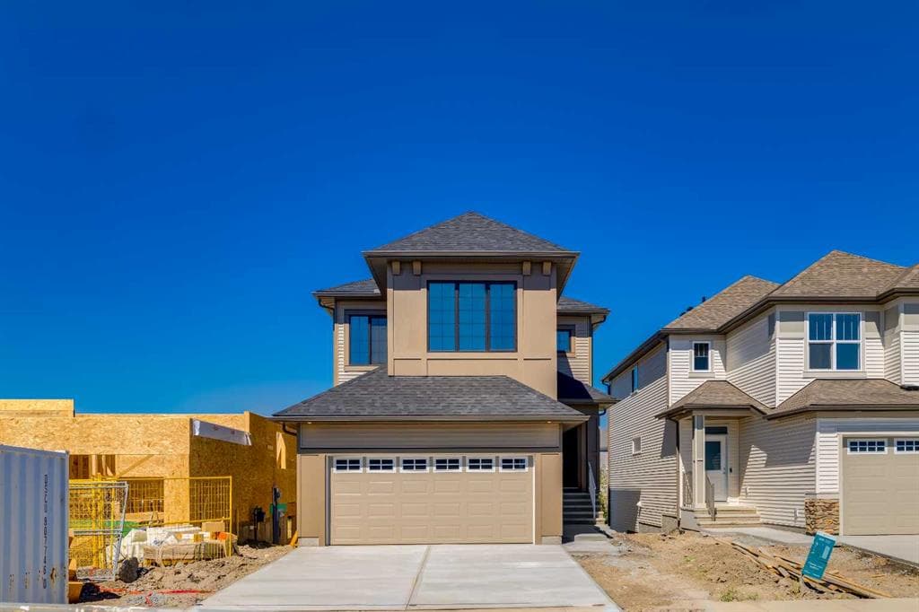 310 Montrose Crescent SE — photo 1