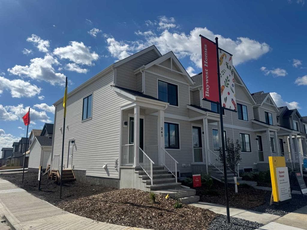 261 Heirloom Way SE — photo 1