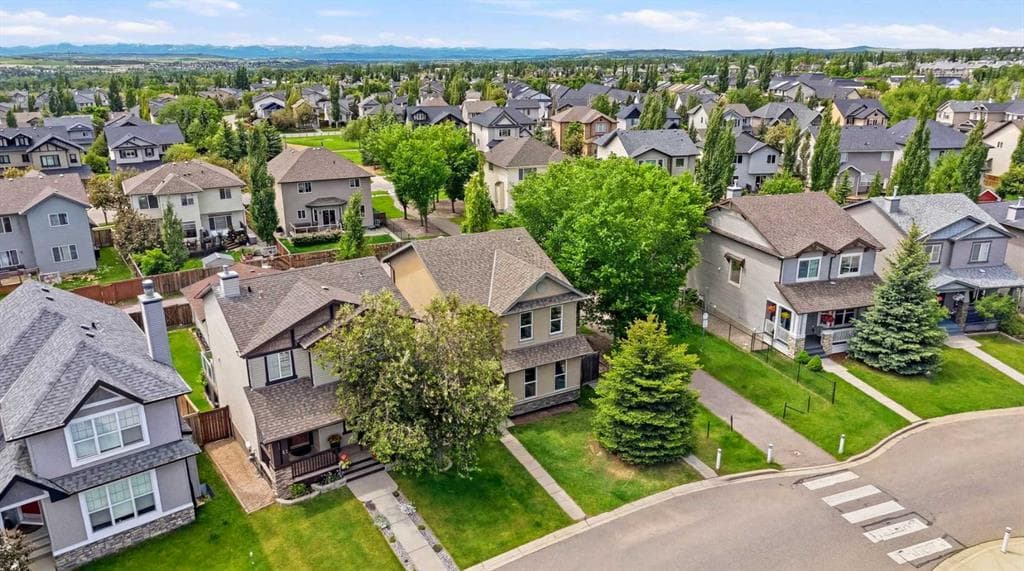 3-bed Detached for sale at 13 Drake Landing Way, Okotoks