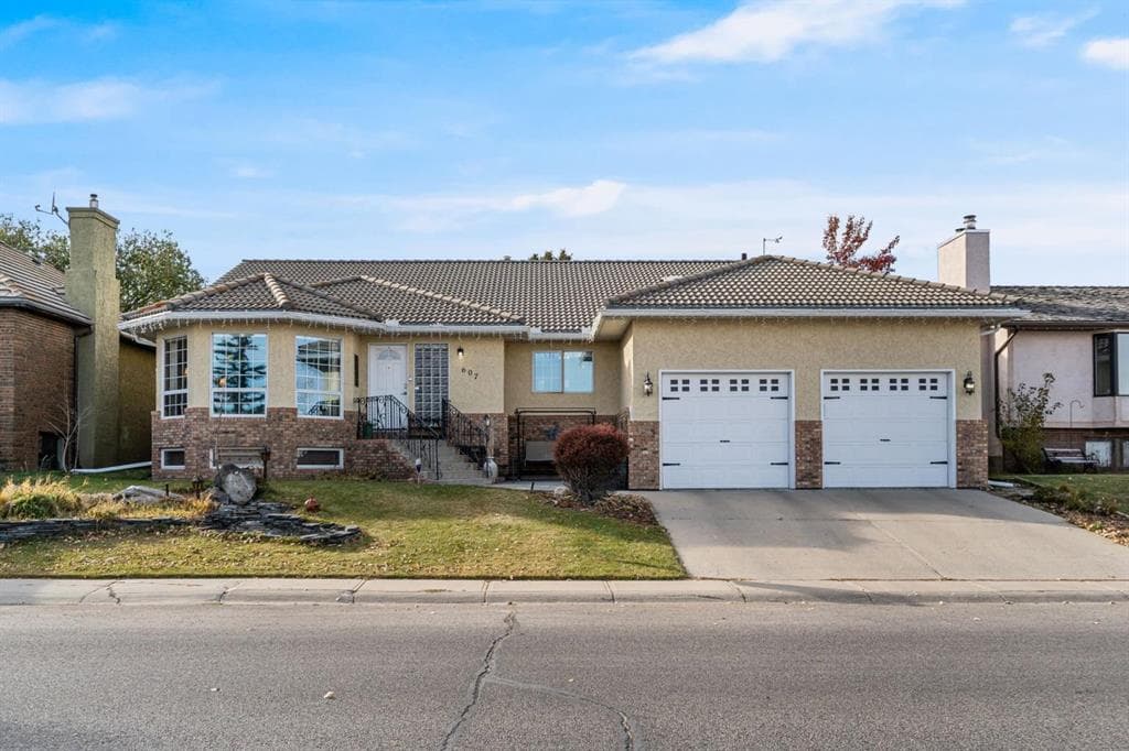 4-bed Detached for sale at 607 9 Street SE, High River