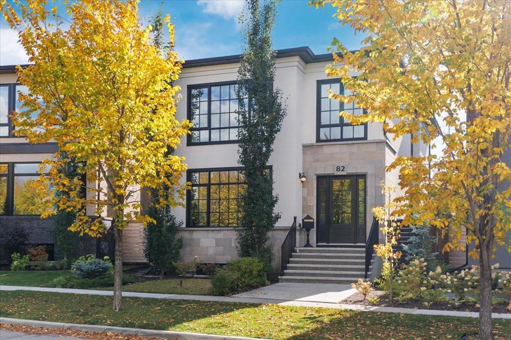 82 Valour Circle SW — photo 1