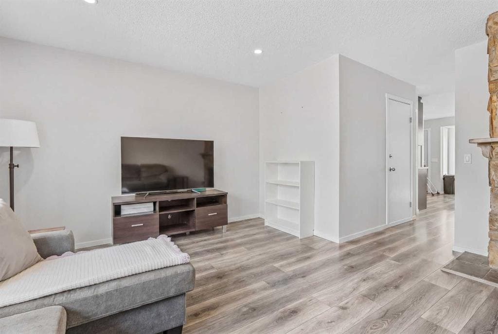 4-bed Detached for sale at 84 Falconridge Place NE, Calgary