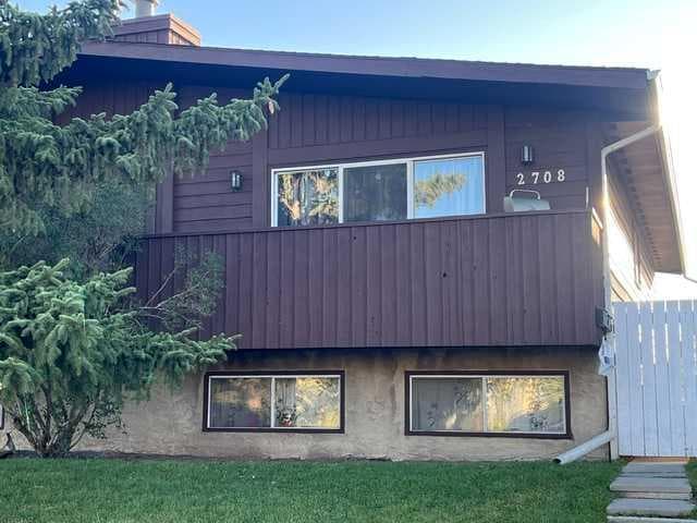 4-bed Semi-detached for sale at 2708 46 Street SE, Calgary