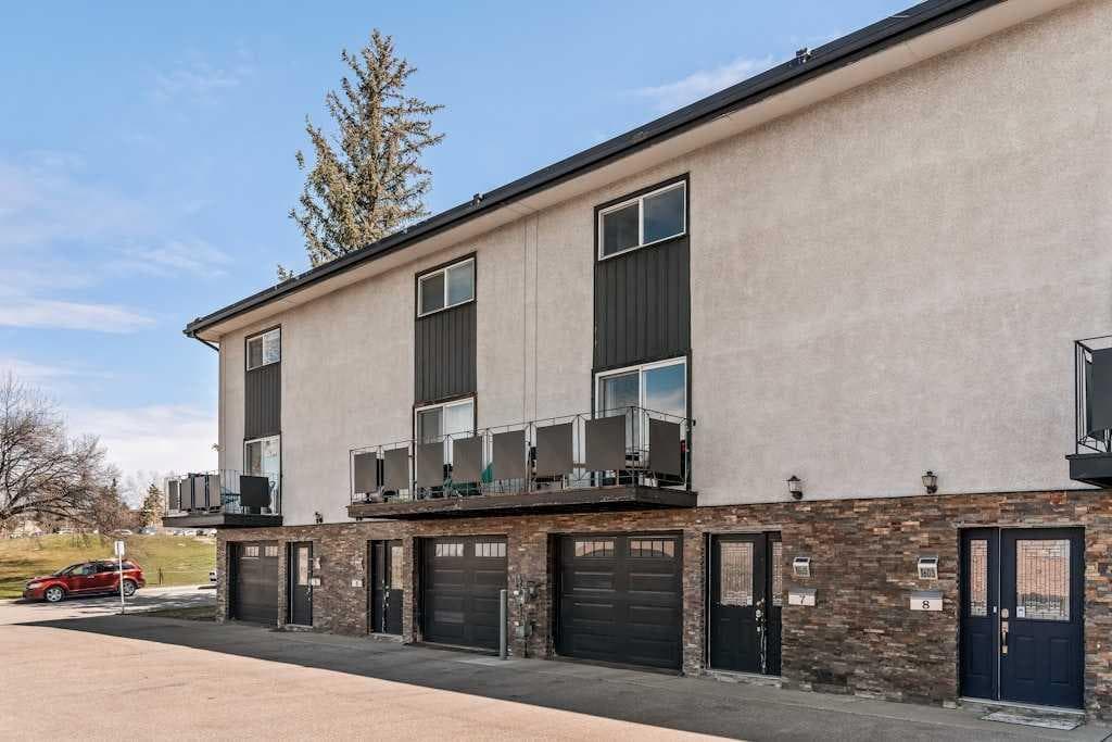 2-bed Townhouse for sale at 7, 1603 Mcgonigal Drive NE, Calgary