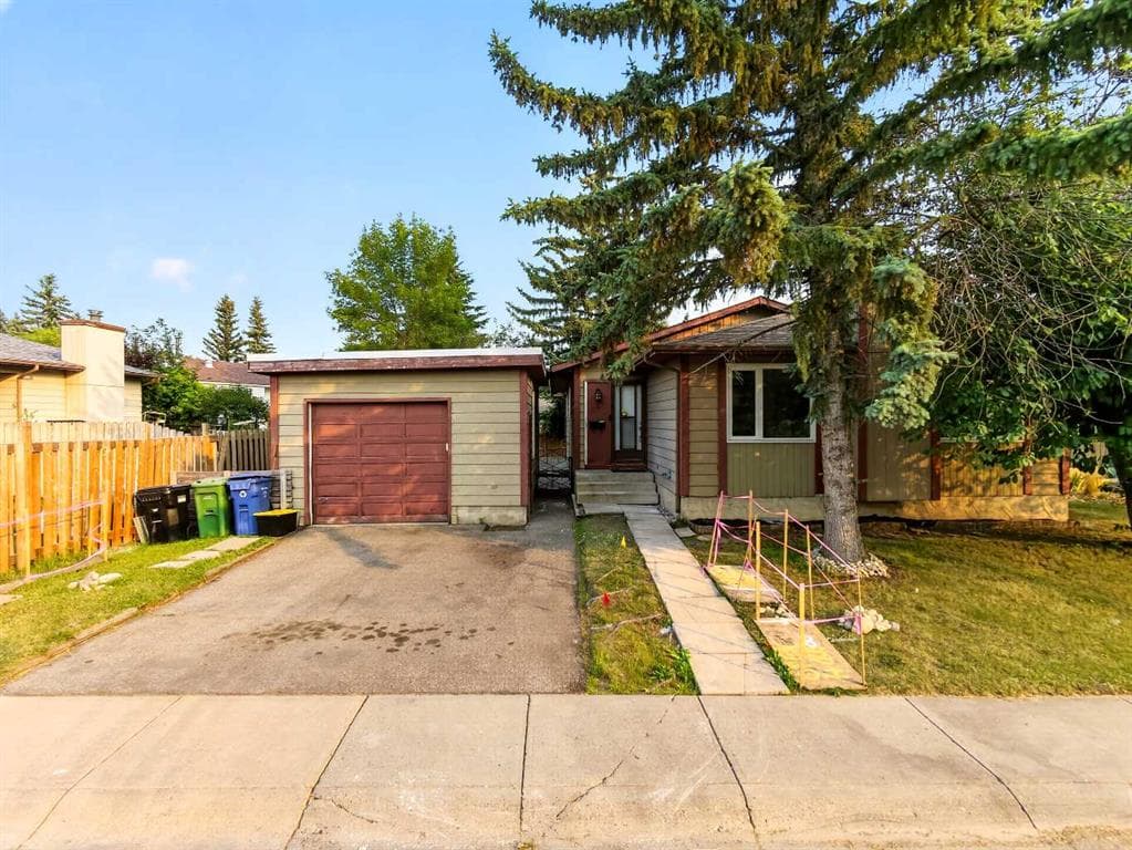 3-bed Detached for sale at 207 Deer Ridge Way SE, Calgary