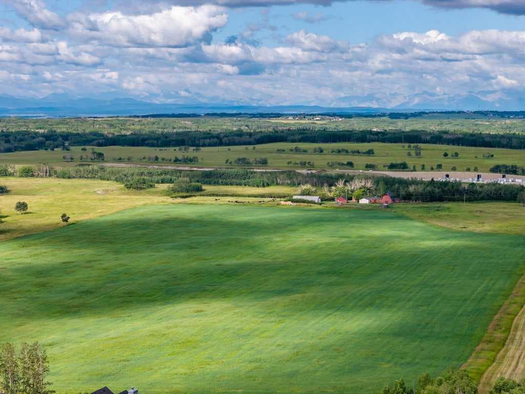 5-bed Detached for sale at 261126 Range Road 33, Rural Rocky View County