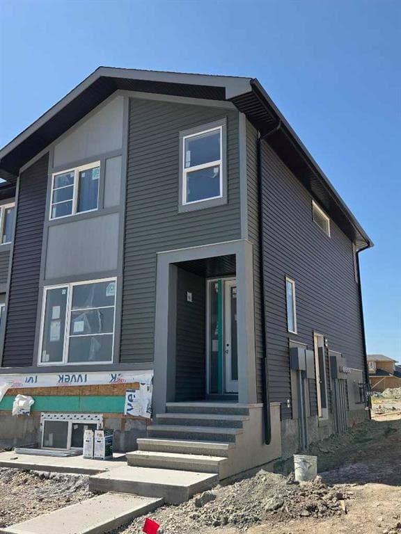 3-bed Townhouse for sale at 187 Lanark Gate SE, Airdrie