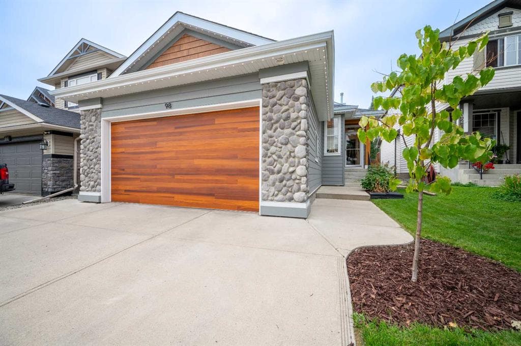 3-bed Detached for sale at 98 Chapala Grove SE, Calgary
