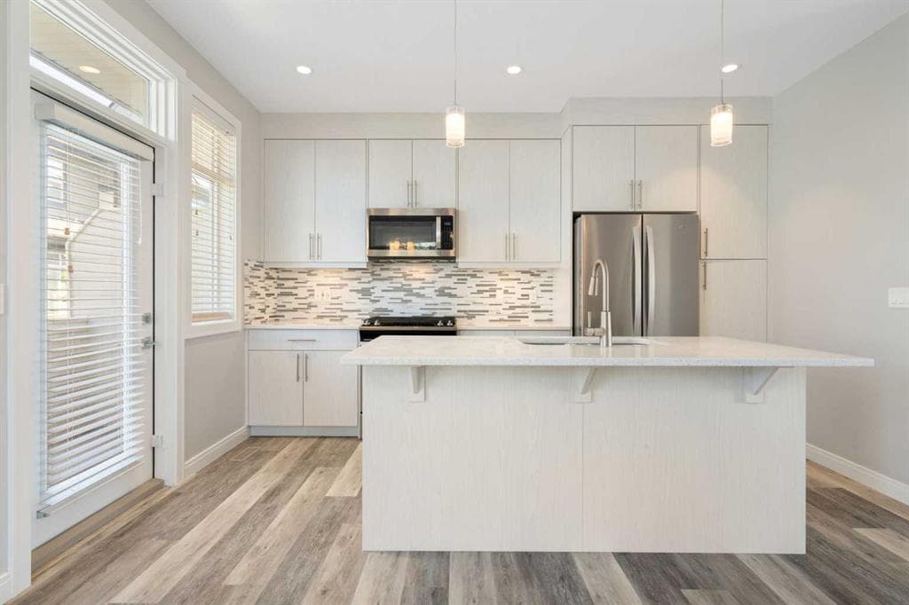 4-bed Townhouse for sale at 124 Wentworth Row SW, Calgary