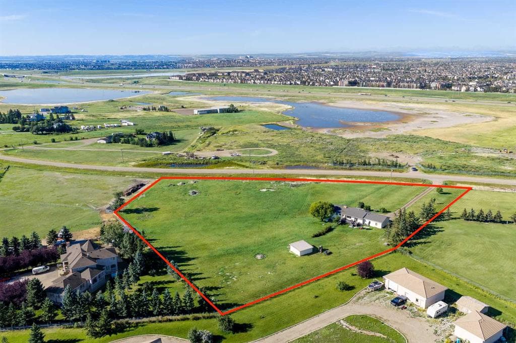 3-bed Detached for sale at 14100 84 Street SE, Calgary