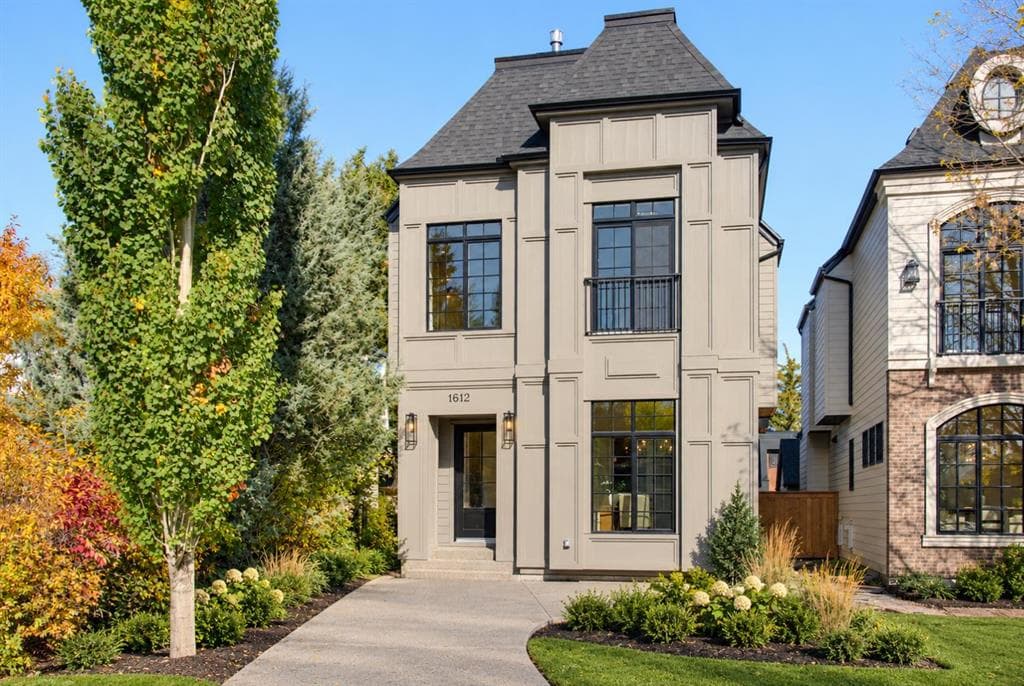5-bed Detached for sale at 1612 49 Avenue SW, Calgary