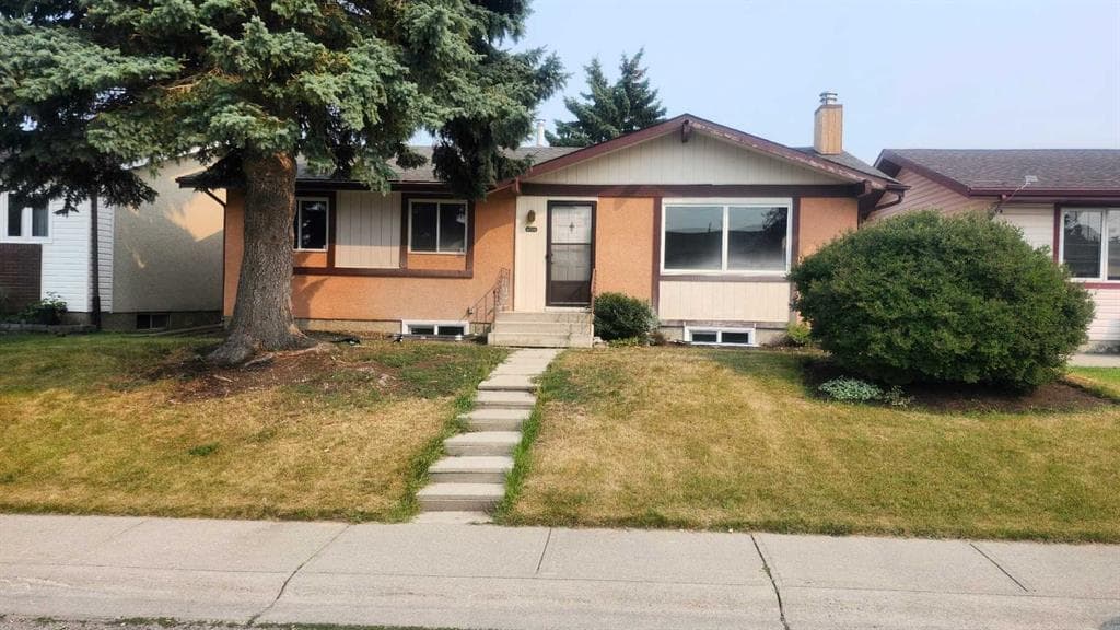 5-bed Detached for sale at 6736 Malvern Road NE, Calgary