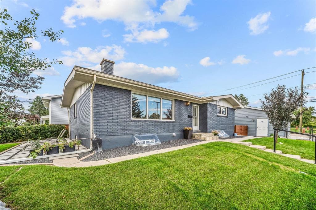 5-bed Detached for sale at 703 Millar Road NE, Calgary