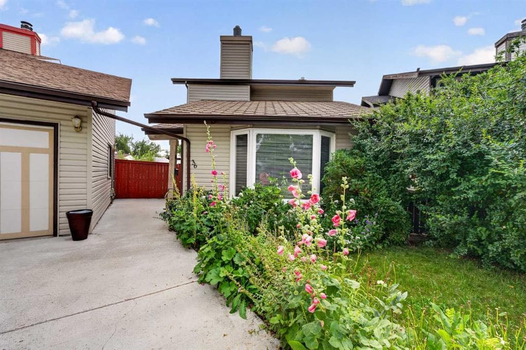 4-bed Detached for sale at 36 Templegreen Bay NE, Calgary