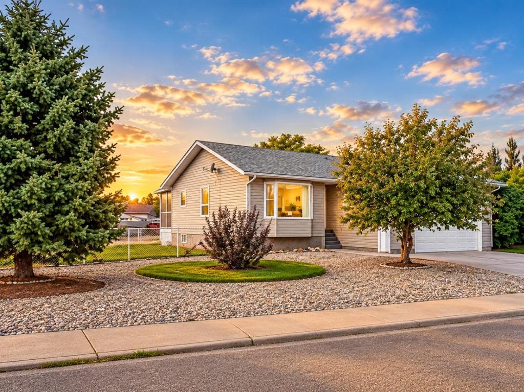 4-bed Detached for sale at 2701 24 Avenue, Nanton