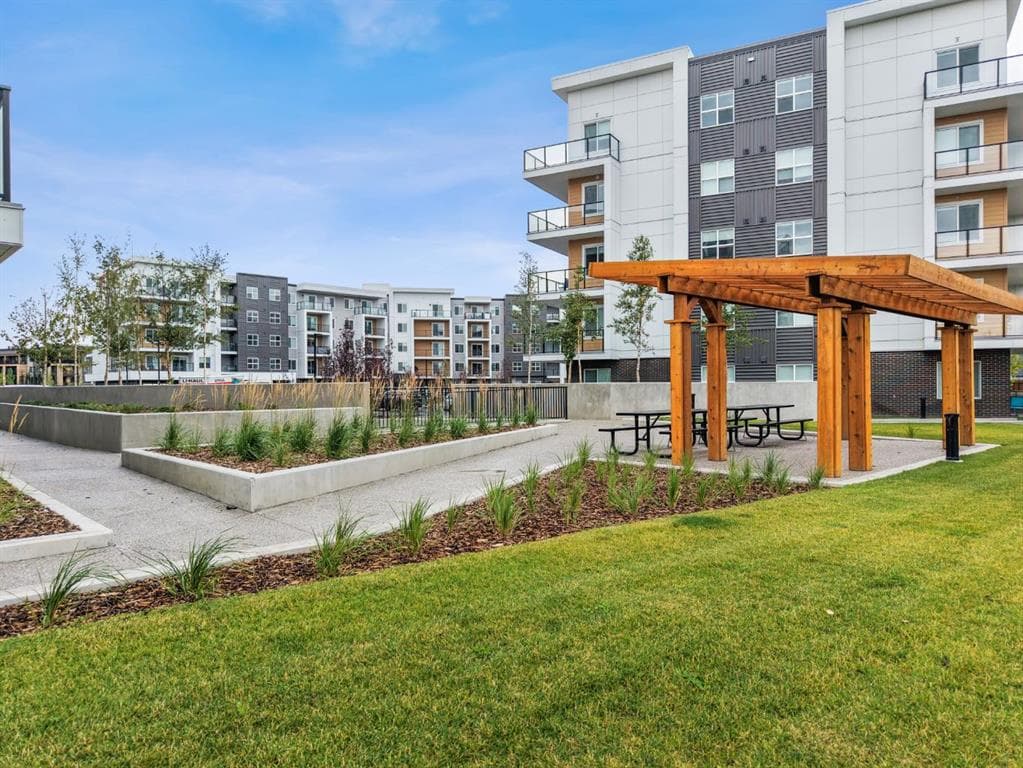 3-bed Apartment for sale at 2219, 265 Wolf Willow Boulevard SE, Calgary