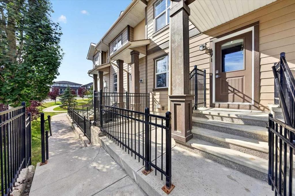 2-bed Townhouse for sale at 171 Evanscrest Gardens NW, Calgary