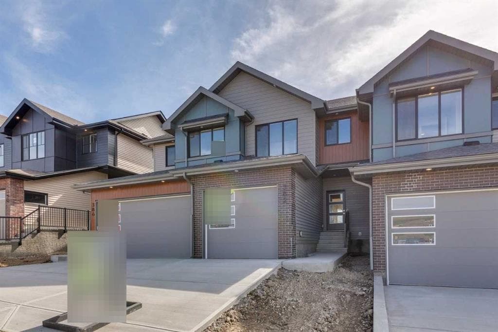 3-bed Townhouse for sale at 382 Heritage Boulevard, Cochrane
