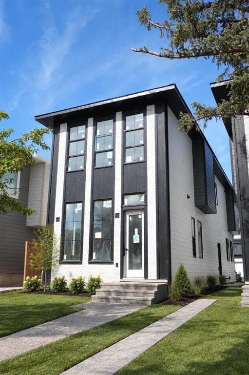 4-bed Detached for sale at 2020 51 Avenue SW, Calgary
