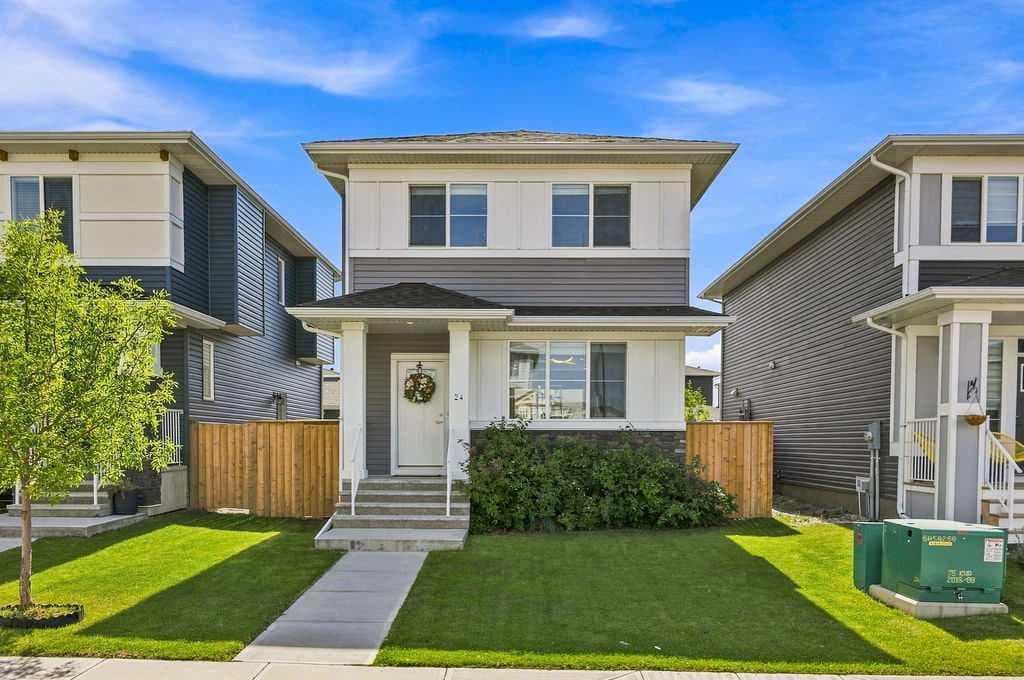 3-bed Detached for sale at 24 Chelsea Cape, Chestermere