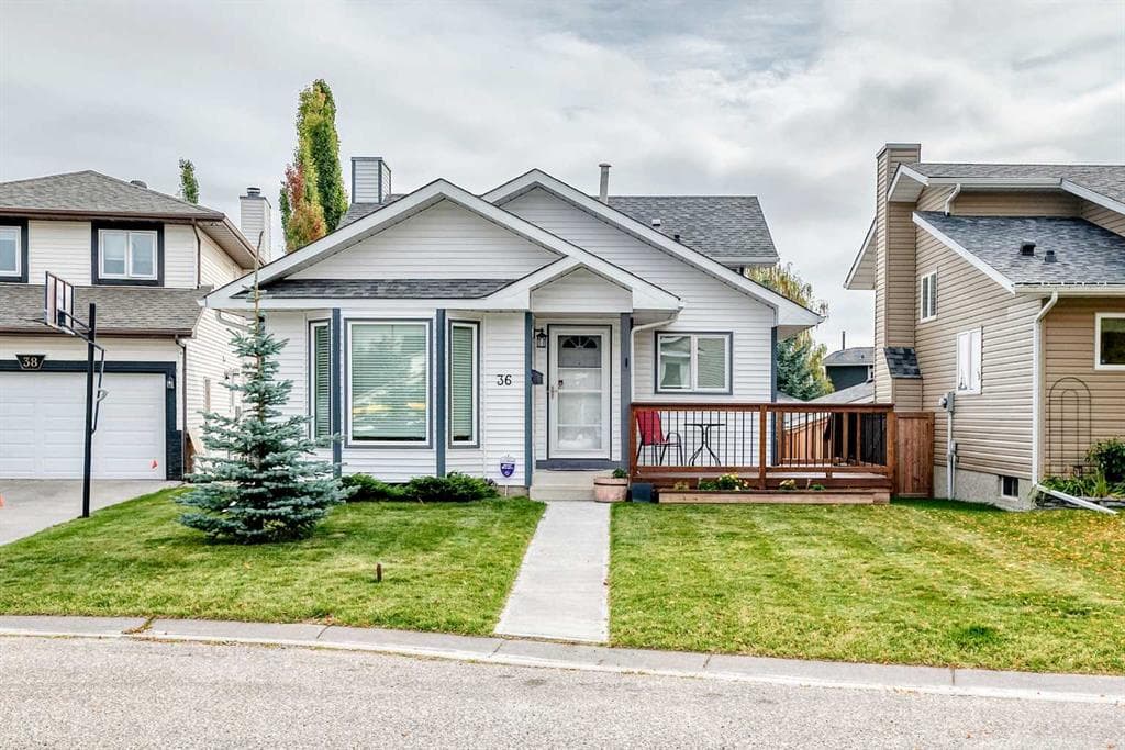 3-bed Detached for sale at 36 Sandpiper Way NW, Calgary