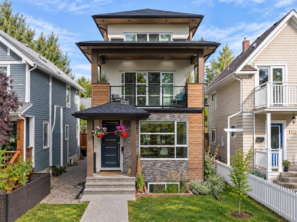 5-bed Detached for sale at 438 13 Street NW, Calgary