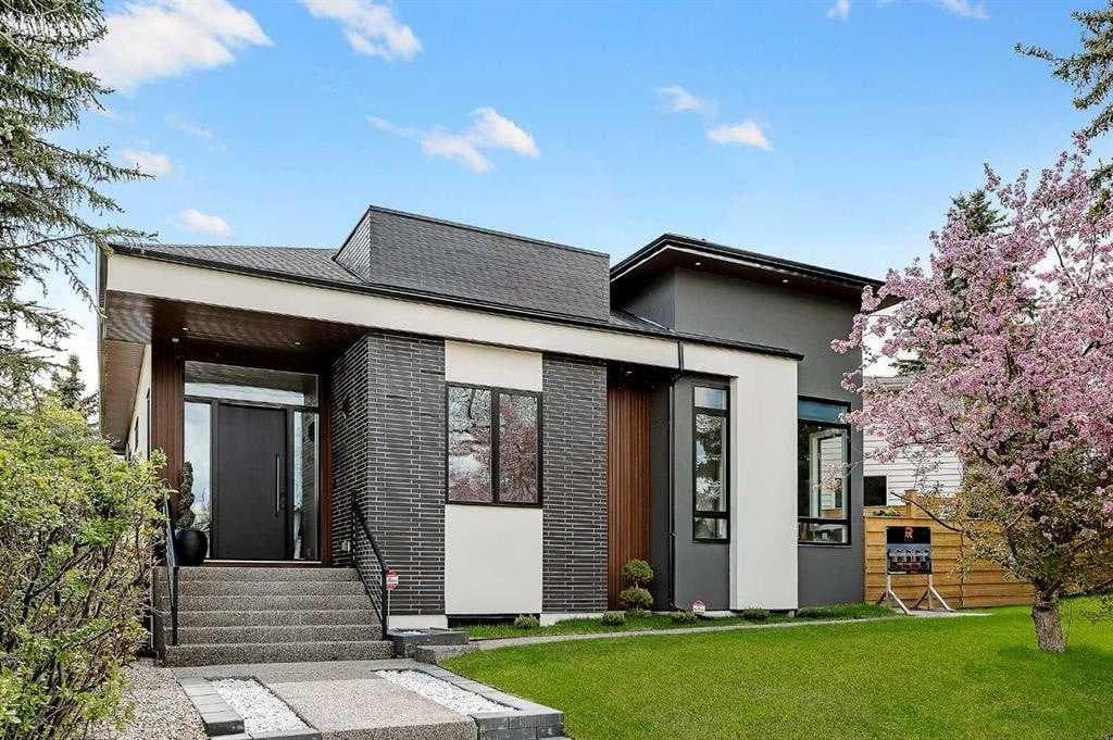 4-bed Detached for sale at 1027 39 Avenue NW, Calgary
