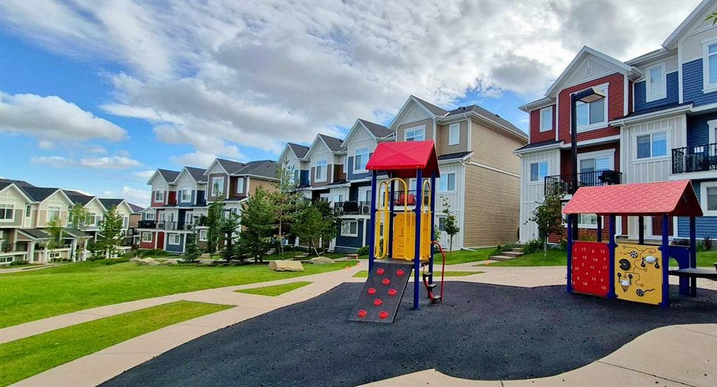 2-bed Townhouse for sale at 504 NOLAN HILL Boulevard NW, Calgary