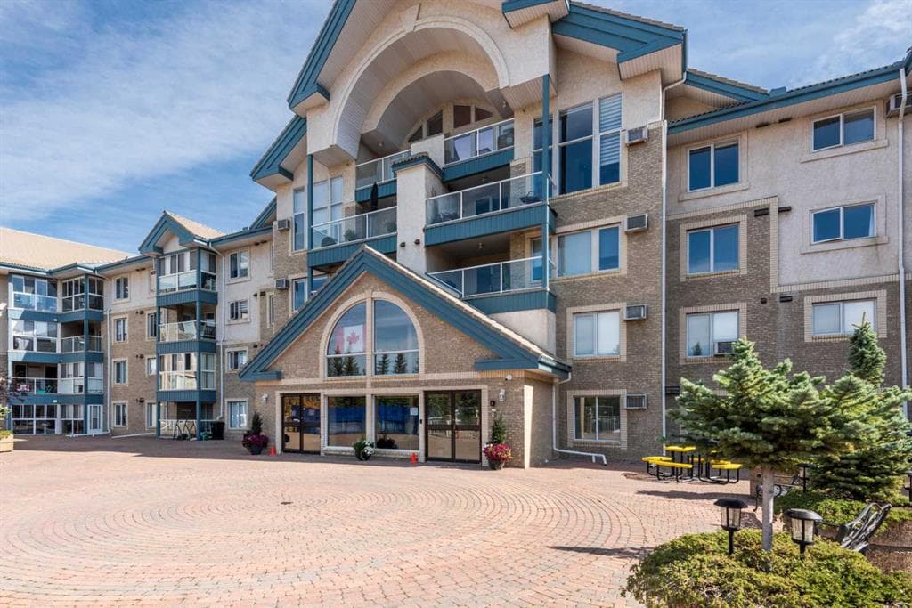 1-bed Apartment for sale at 220, 7229 SIerra Morena Boulevard SW, Calgary