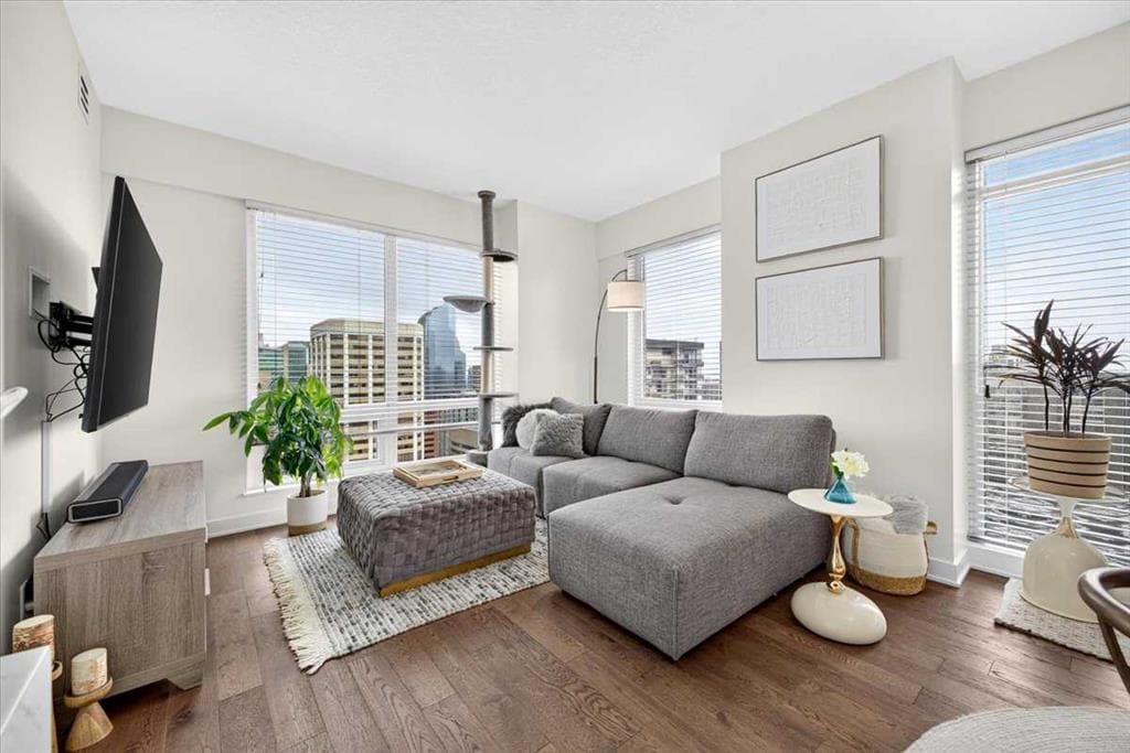 2-bed Apartment for sale at 3306, 930 6 Avenue SW, Calgary