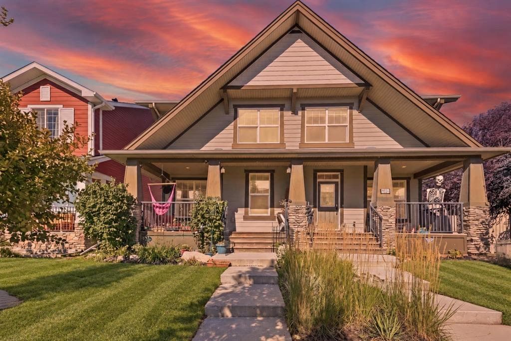 4-bed Semi-detached for sale at 1561 Legacy Circle SE, Calgary