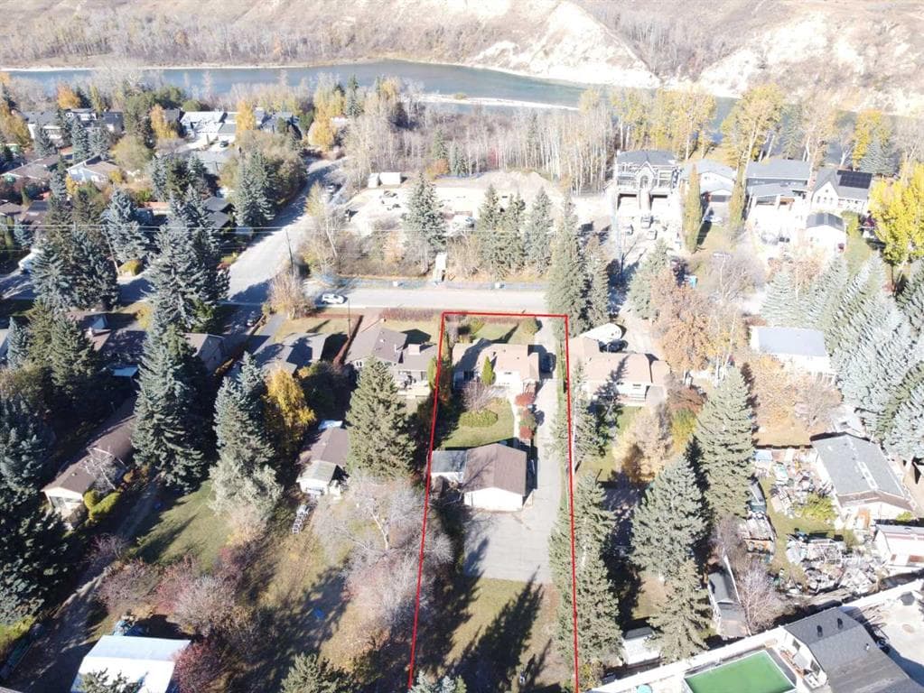 4-bed Detached for sale at 7219 Bow Crescent NW, Calgary