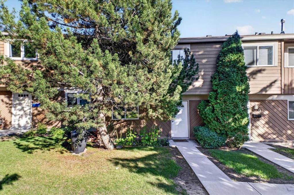 3-bed Townhouse for sale at 61, 4940 39 Avenue SW, Calgary