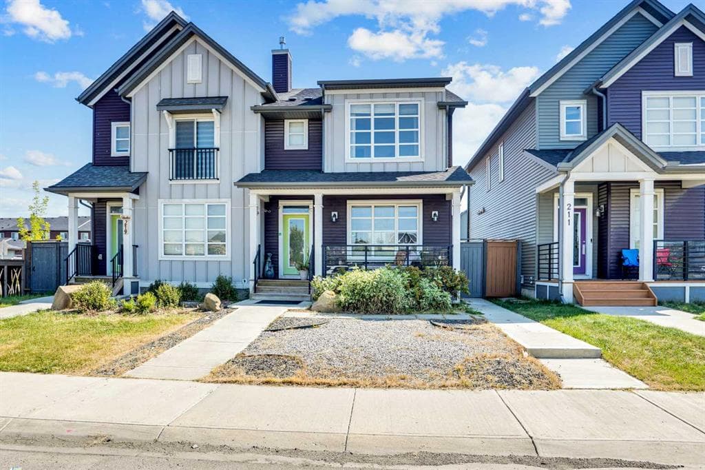 4-bed Semi-detached for sale at 215 Savanna Parade NE, Calgary
