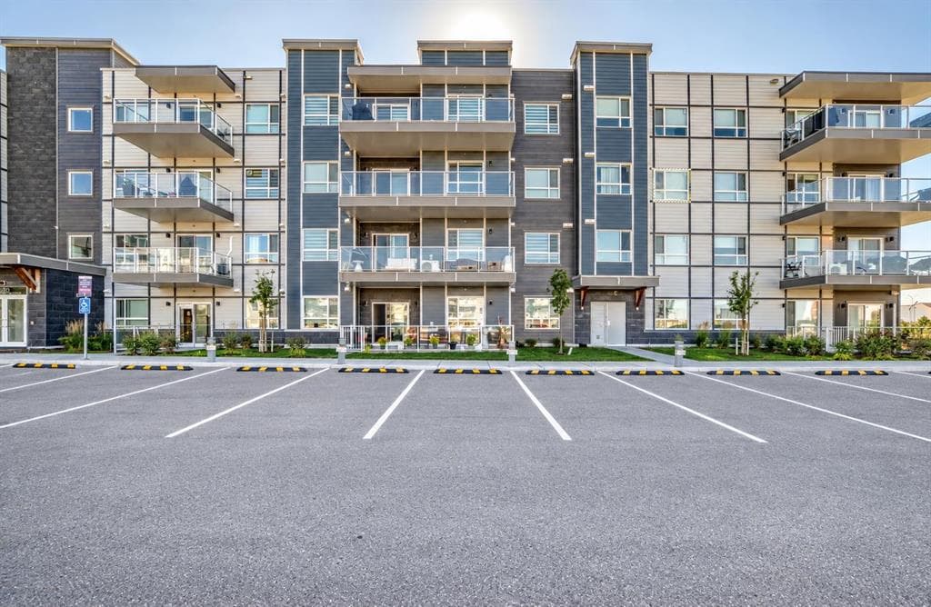 1-bed Apartment for sale at 120, 40 Carrington Plaza NW, Calgary