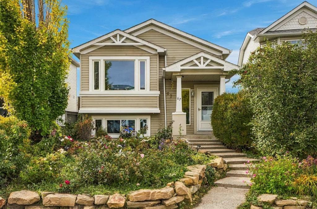 5-bed Detached for sale at 67 Martin Crossing Close NE, Calgary