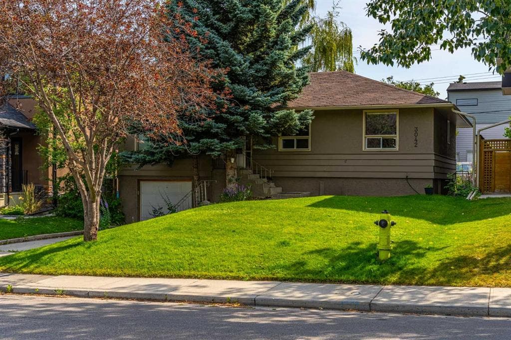 4-bed Detached for sale at 3042 28 Street SW, Calgary