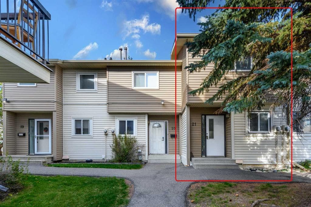 2-bed Townhouse for sale at 21, 2519 38 Street NE, Calgary