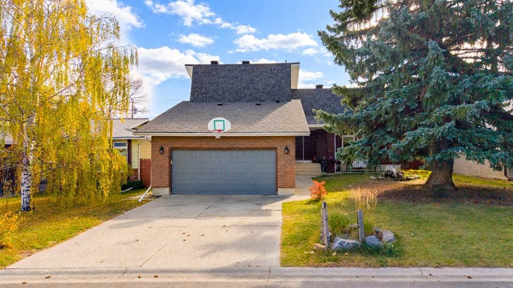 4-bed Detached for sale at 367 Norseman Road NW, Calgary
