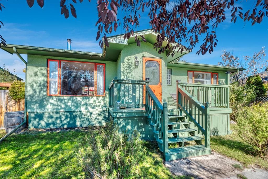 4-bed Detached for sale at 104 1 Avenue NE, Diamond Valley