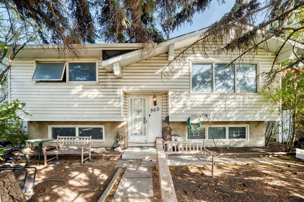 3-bed Detached for sale at 360 Rundlefield Road NE, Calgary