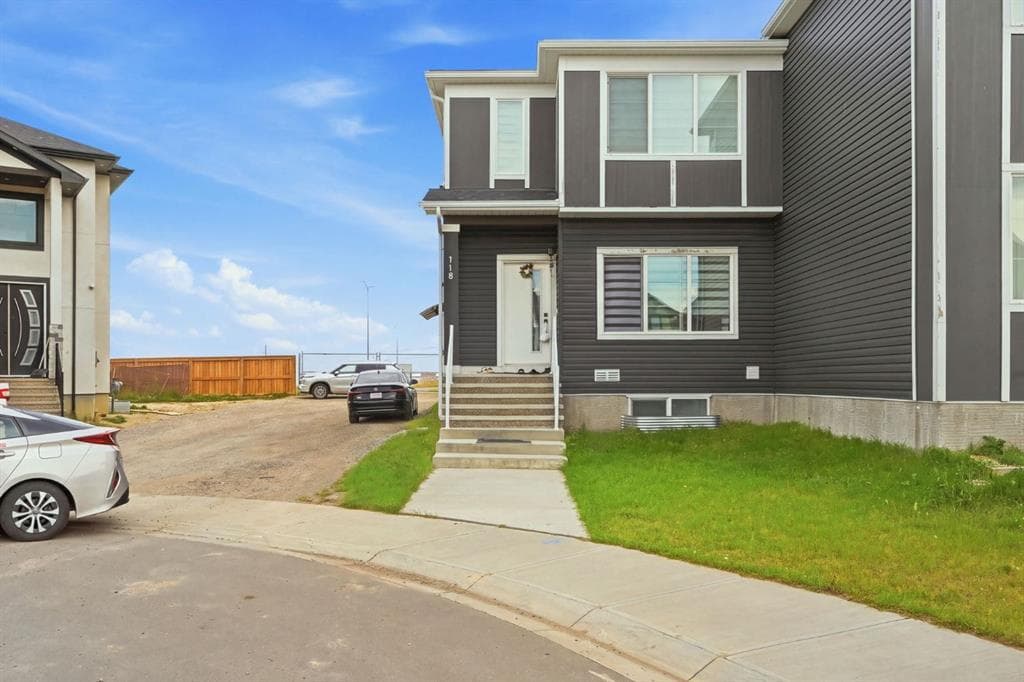4-bed Semi-detached for sale at 118 Saddlelake Manor NE, Calgary