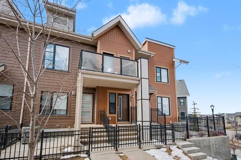 2-bed Townhouse for sale at 117 Livingston Common NE, Calgary