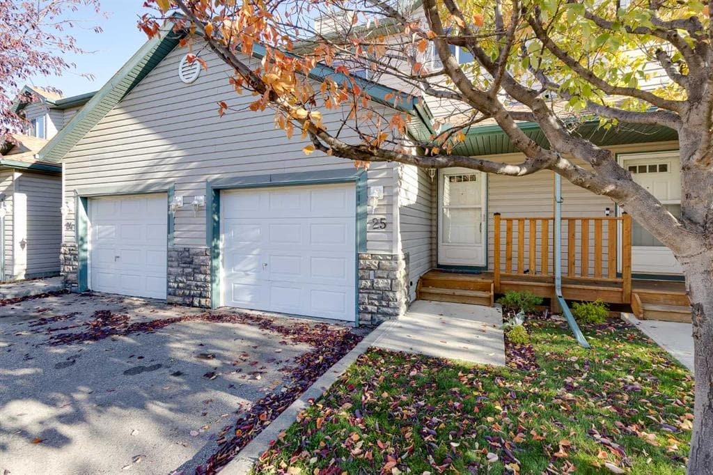 2-bed Townhouse for sale at 25, 156 Canoe Drive SW, Airdrie