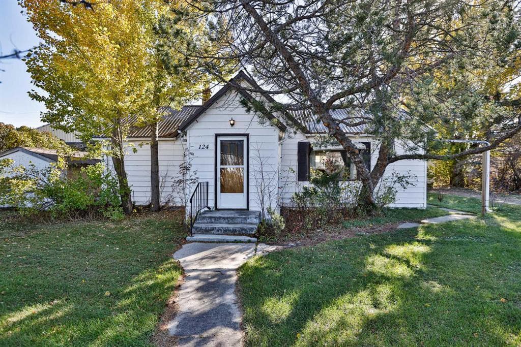 124 2 Avenue S — photo 1