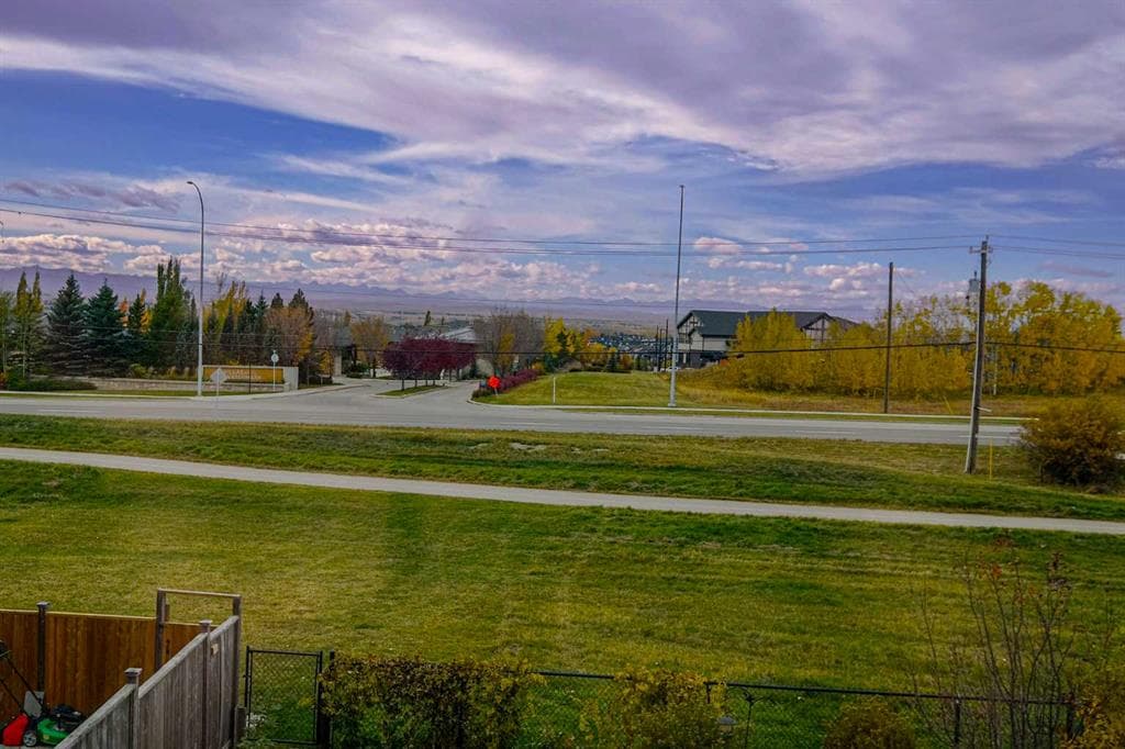 13 Tuscany Ridge Mews NW — photo 1